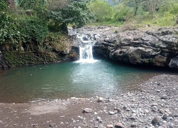 Cascada natural en Morelos